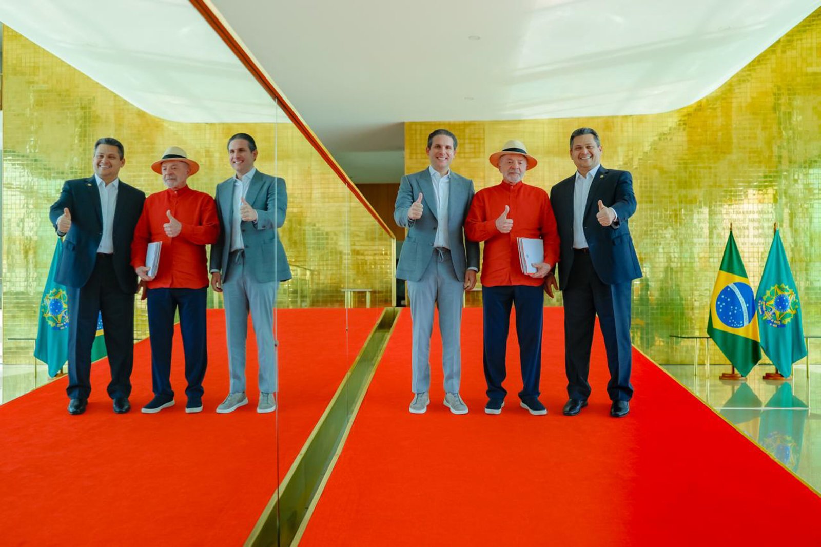 Lula, Davi Alcolumbre e Hugo Motta juntos no Palácio da Alvorada, em agosto de 2026.