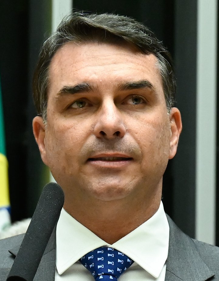 Senador Flávio Bolsonaro discursa na tribuna do Congresso Nacional, em foto de maio de 2026