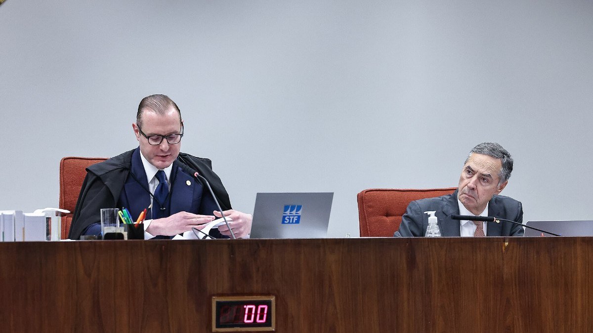 O ministro Cristiano Zanin em sessão da Primeira Turma do STF